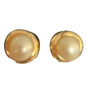 Vintae Ciner Cabachon Pearl Clip On Earrings Gold Signed Classic Glam Old Money